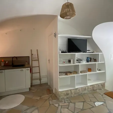Holiday home Chez Mi-chele La Garde Adhemar